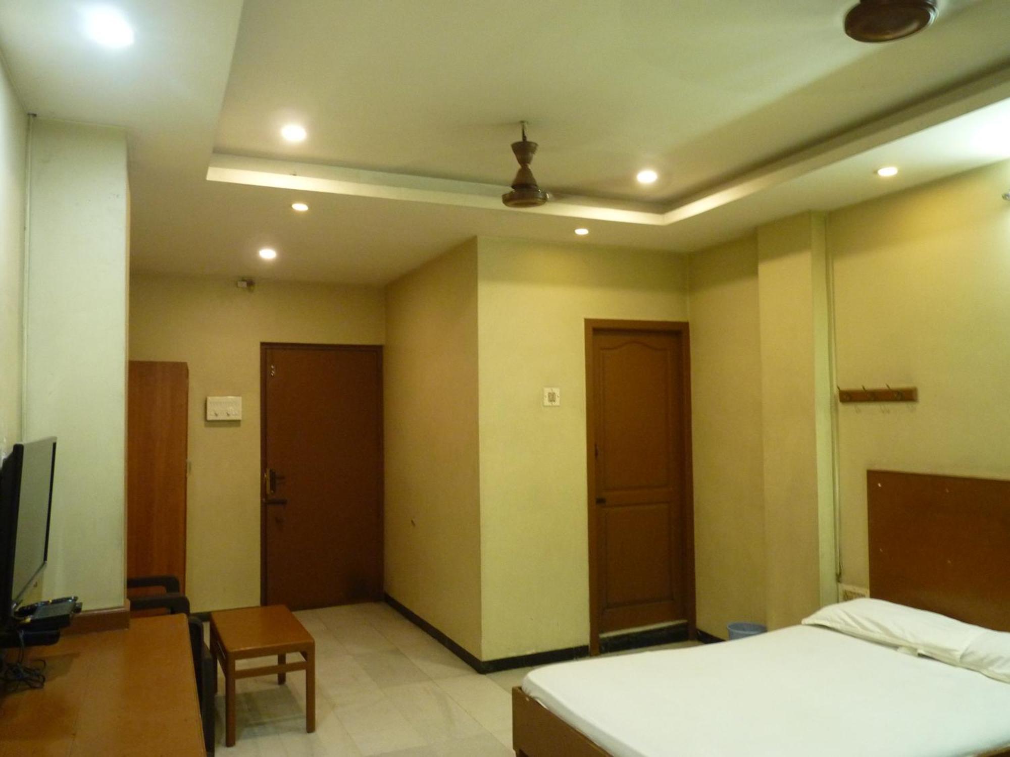 Nanda Lodge Mettuppalaiyam  Экстерьер фото