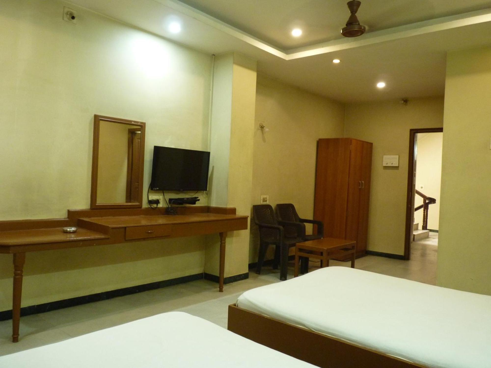 Nanda Lodge Mettuppalaiyam  Экстерьер фото