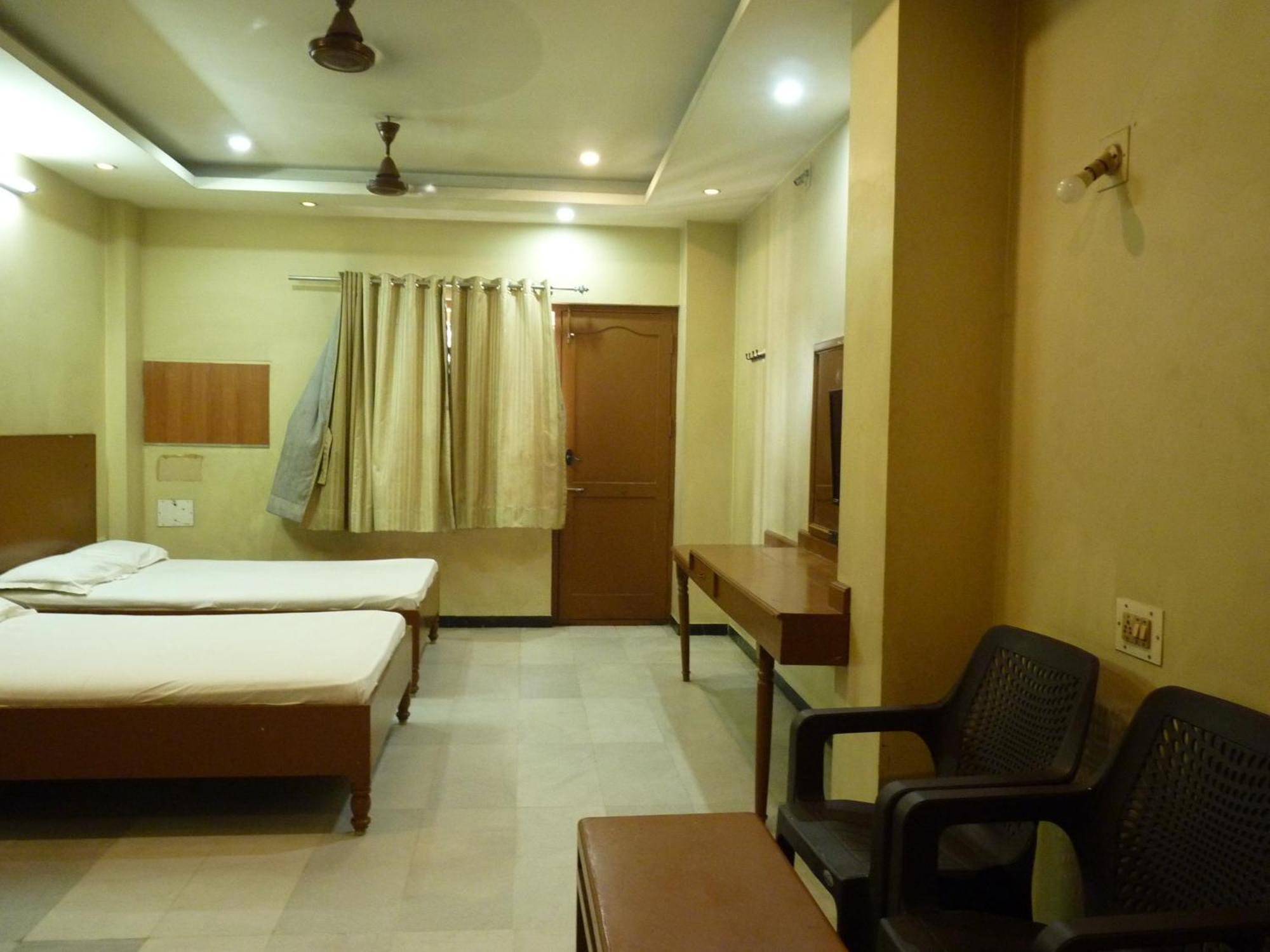 Nanda Lodge Mettuppalaiyam  Экстерьер фото