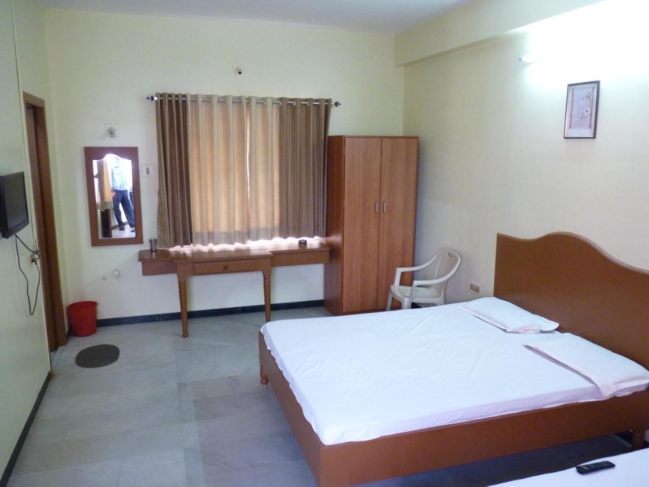 Nanda Lodge Mettuppalaiyam  Экстерьер фото