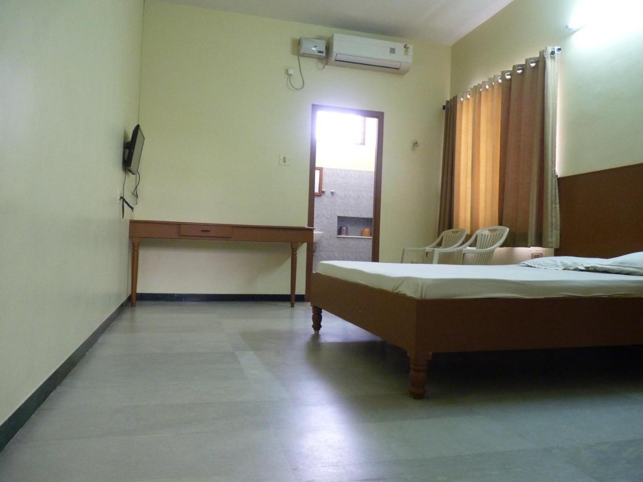 Nanda Lodge Mettuppalaiyam  Экстерьер фото